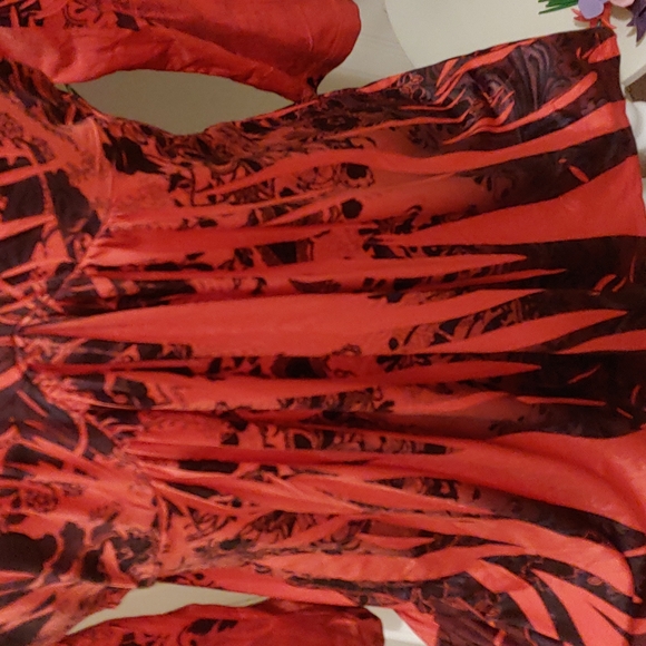 Beautiful Top! One World! - Picture 3 of 8